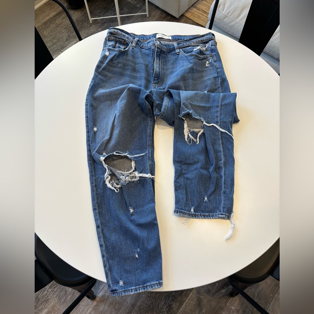 Abercrombie The Mom High Rise Cropped Jeans